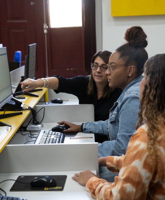 Somos Um Escritório Que Faz E Pensa Diferente